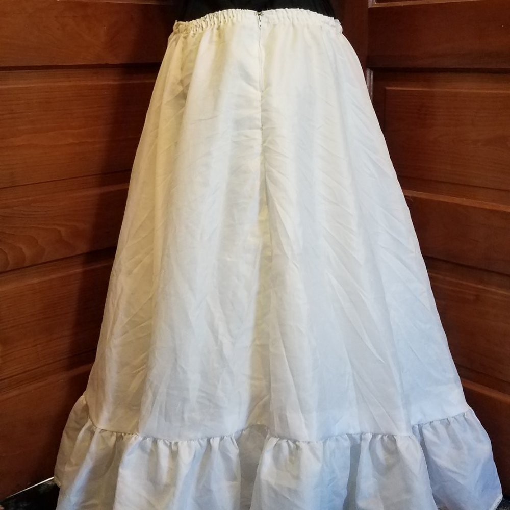 Crinoline Petticoat - Hoopeless half slip. Size 12/14? Gently used